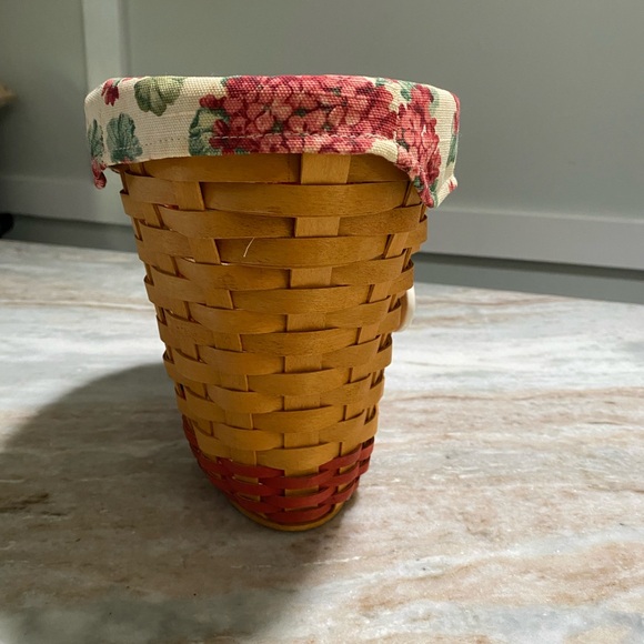 Longaberger May Geranium Basket 2002 - Picture 2 of 5